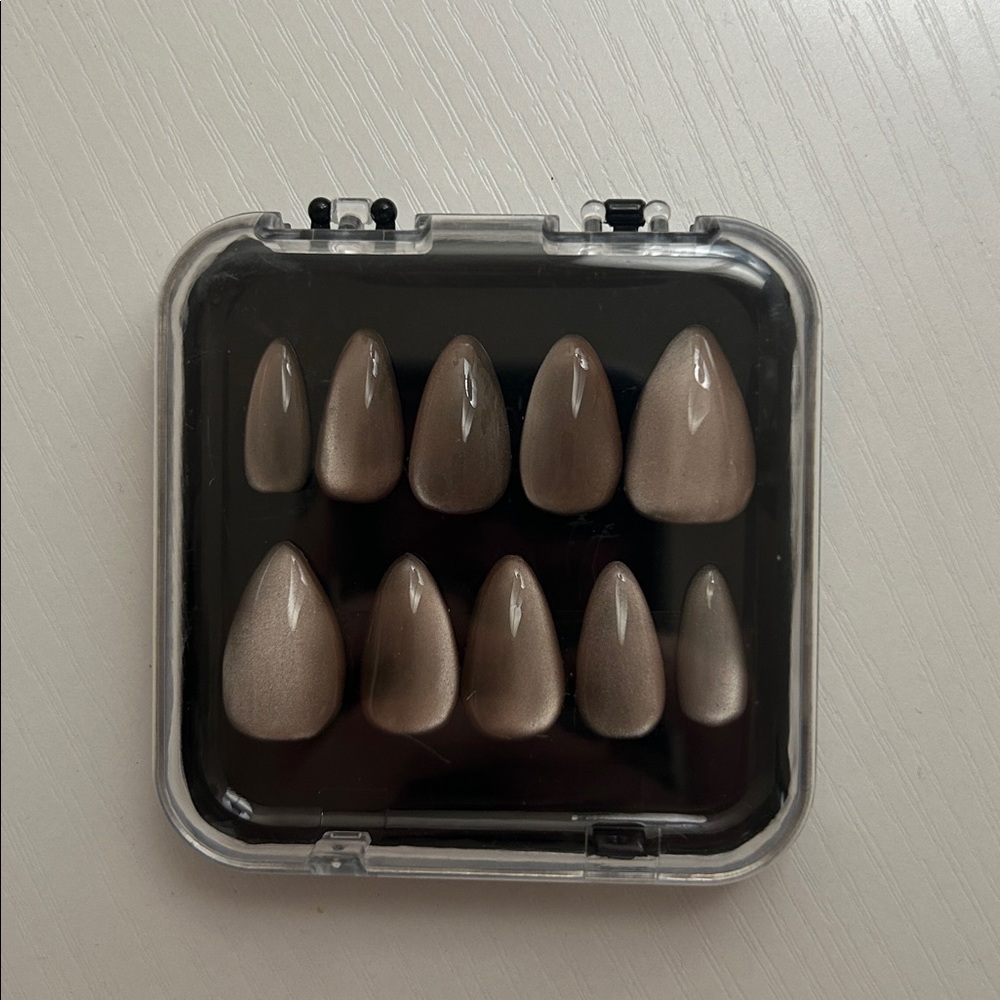 XL Hand-Painted Ash Brown Cat Eye Press On Nails (Comes with FREE prep set)